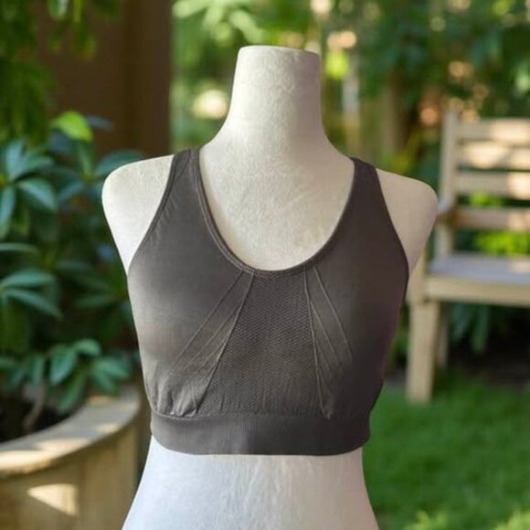 SPORTS BRA - Picture 1 of 2